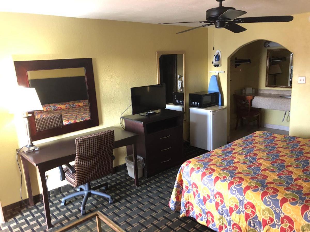 Kings Inn Mexia Екстериор снимка