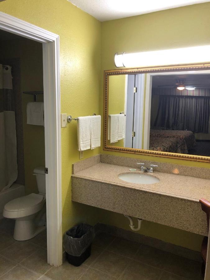 Kings Inn Mexia Екстериор снимка
